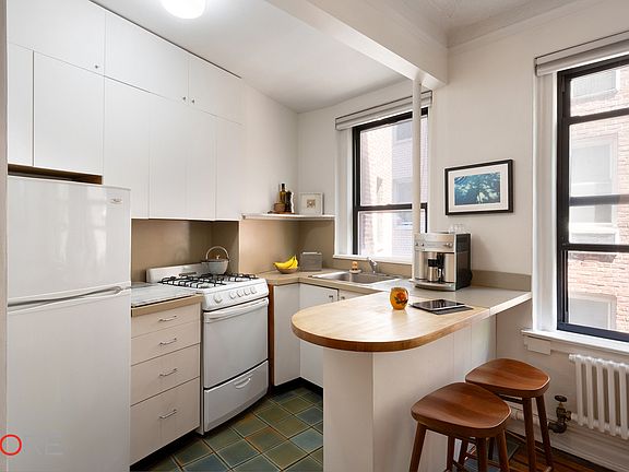 3rd image of 210 6th Ave APT 3H