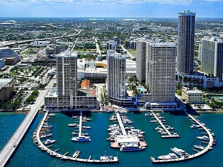 1717 N Bayshore Dr #A-2938 — Photo 1