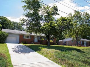 135 Robbins Rd, Winston Salem, NC 27107