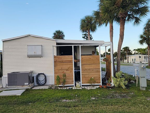 4th image of 745 Campo Ln