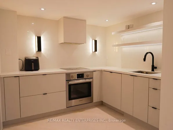 38 Elm St Unit 600, Toronto, ON M5G 2K5