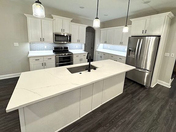 4th image of 565 Holden Dr
