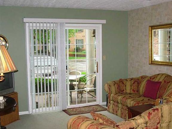 5th image of 300 Logsdon Ct