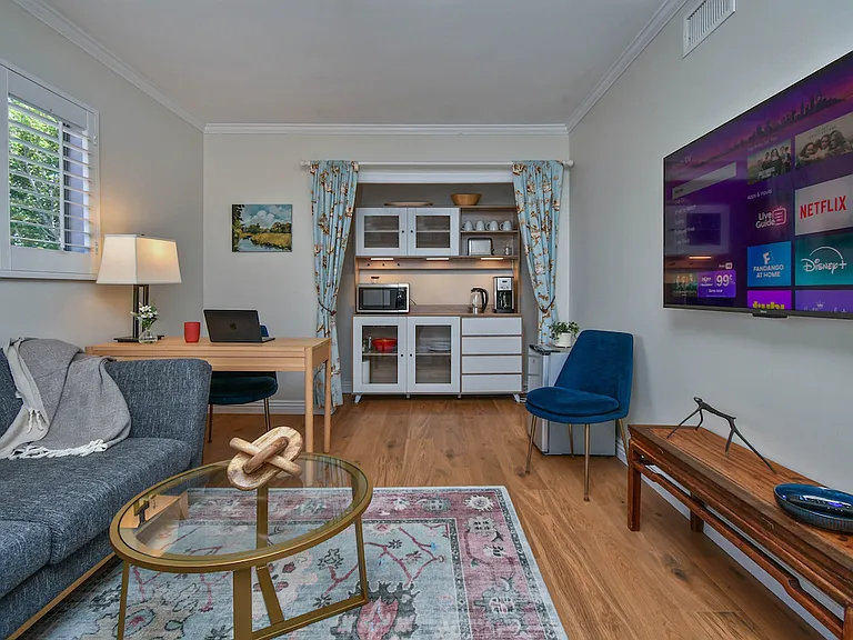 5820 Mammoth Ave — Photo 3