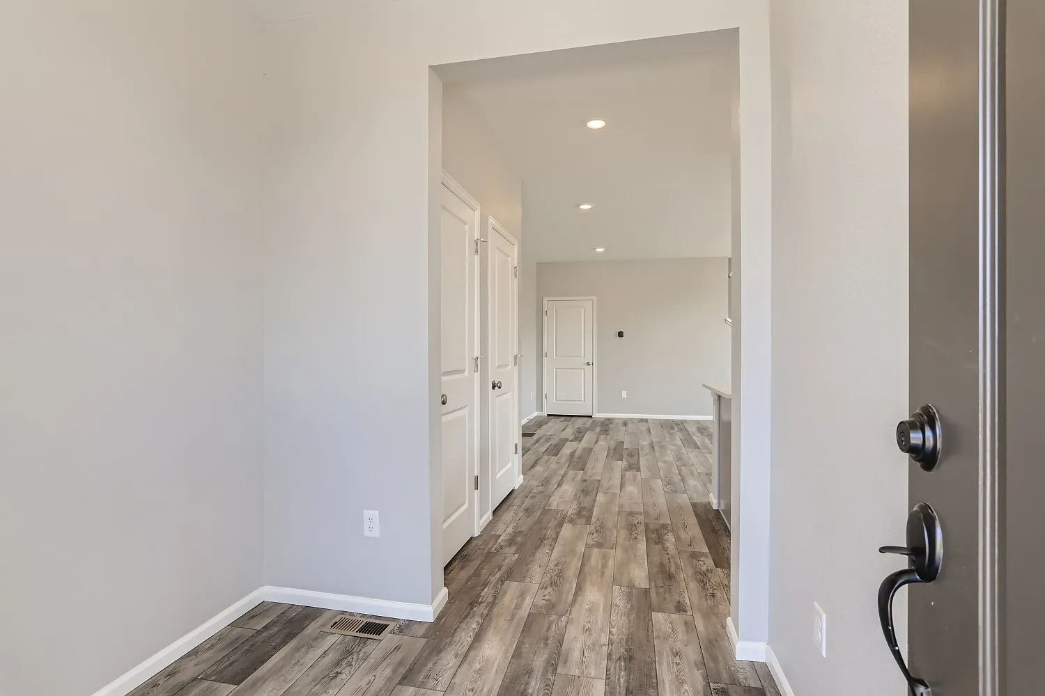 4 bed, 2518 sqft, $3,500 — Photo 4