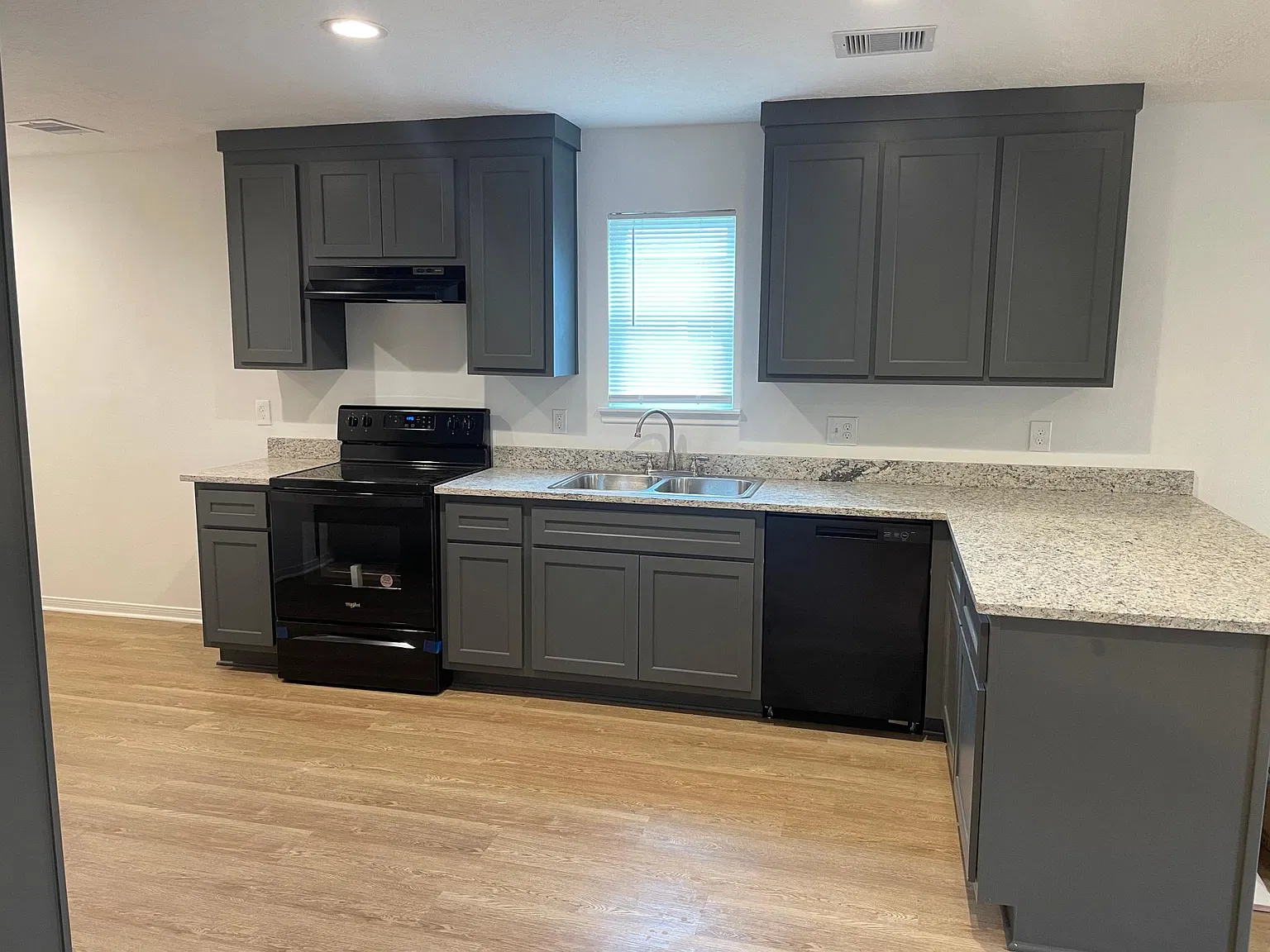 4 bed, 1406 sqft, $1,695 — Photo 4