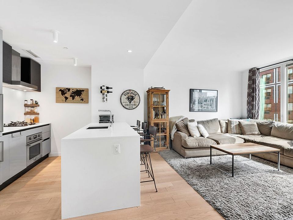 1st image of 540 W 49th St #507S