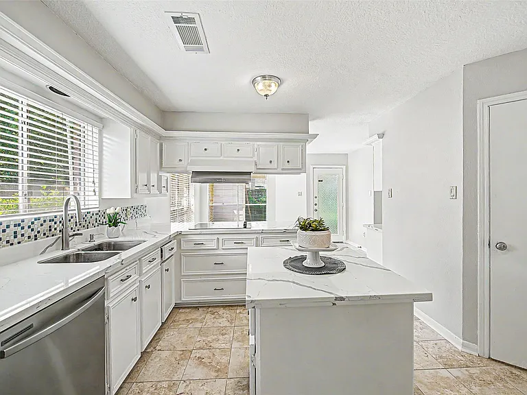 11651 Trailmont Dr — Photo 25