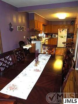 Kitchen & Dining