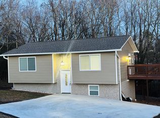 1600 Nova St, Athens, TN 37303