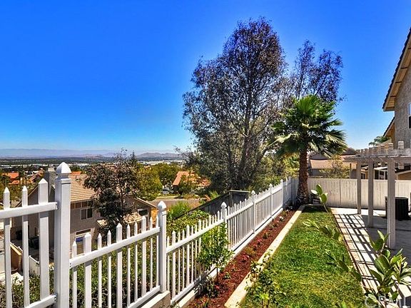 4th image of 2815 Camellia Ct