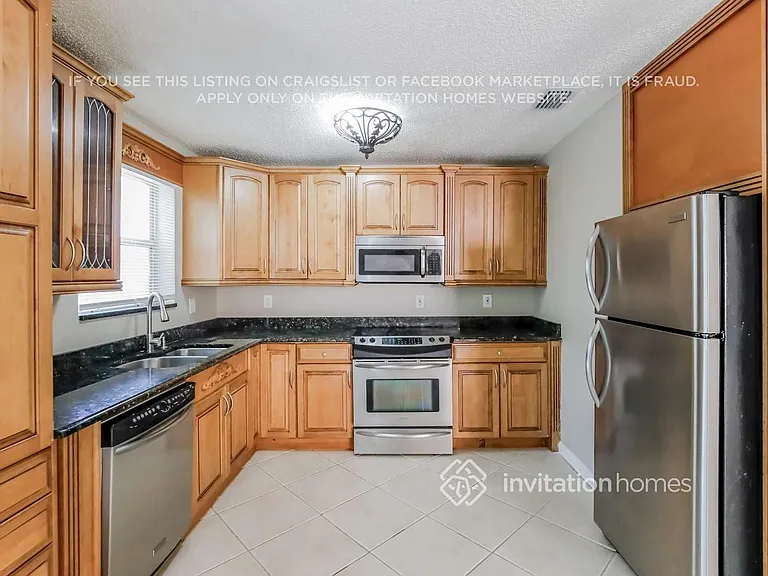 11784 NW 1st St — Photo 8