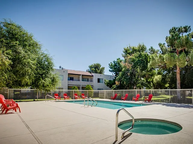Villas East — Photo 4