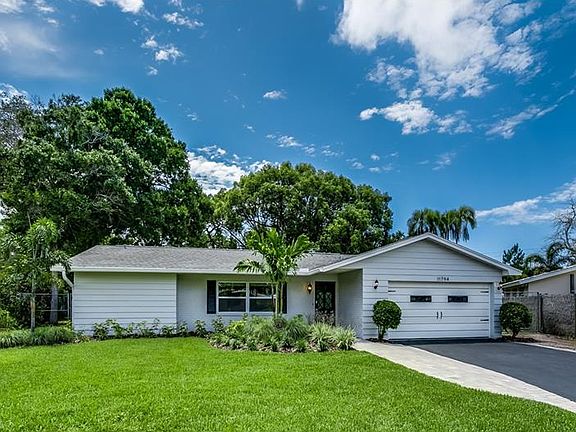 3rd image of 11794 Oval Dr W