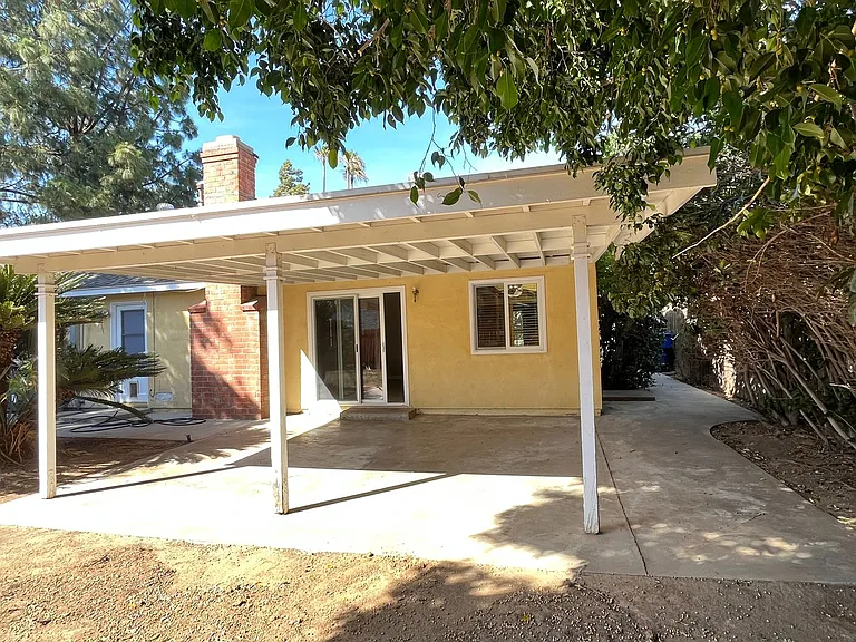 5532 Peacock Ln — Photo 23