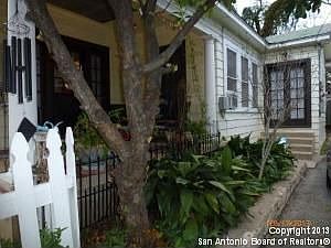 2nd image of 307 E Mistletoe Ave