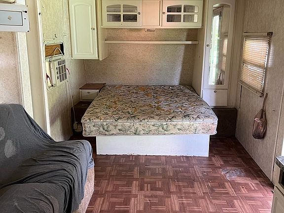5th image of 1335 Bell Ave #11