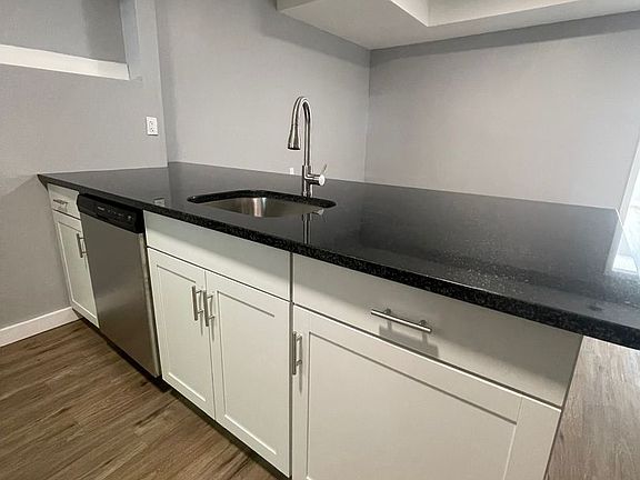 2nd image of 192 Lander St APT 1