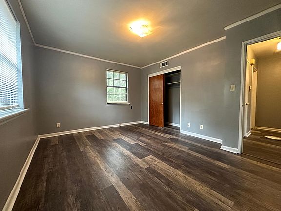 4th image of 3408 Little John Dr