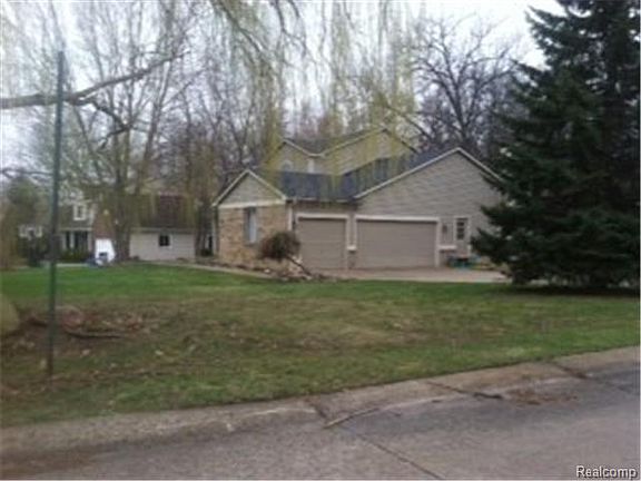 3rd image of 8754 Townsend Dr