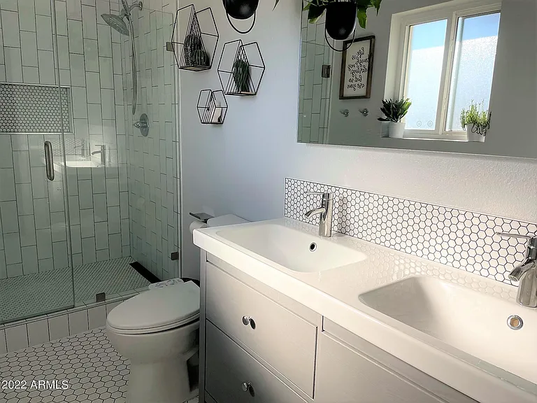 3909 E Shaw Butte Dr — Photo 10