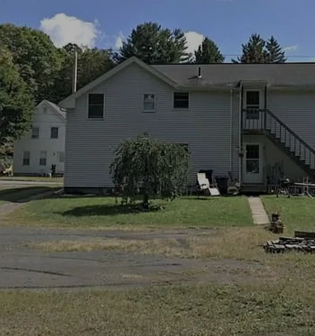 3 bed, 972 sqft, $1,700 — Photo 2