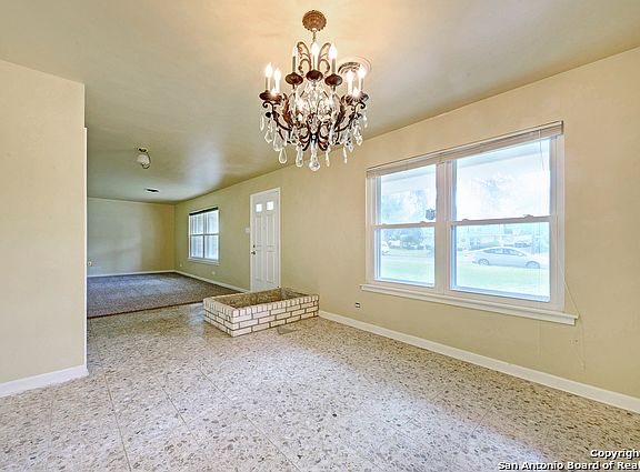 5th image of 2319 Blossom Dr