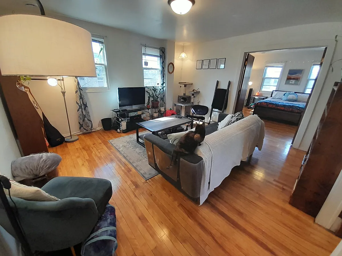 Building Photo - 2-964 Lowry Ave NE #2