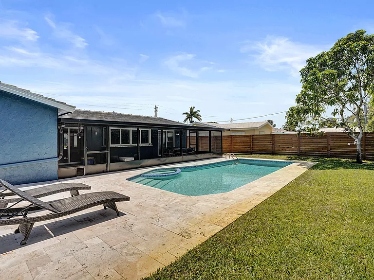 1201 SW 28th Ave — Photo 40