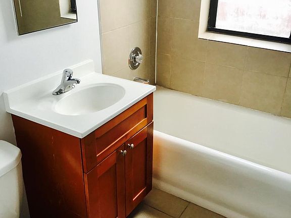 5th image of 6867 S Crandon Ave #1