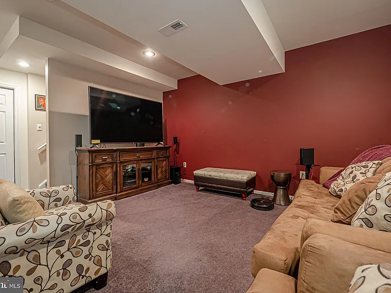227 Birchwood Dr — Photo 17