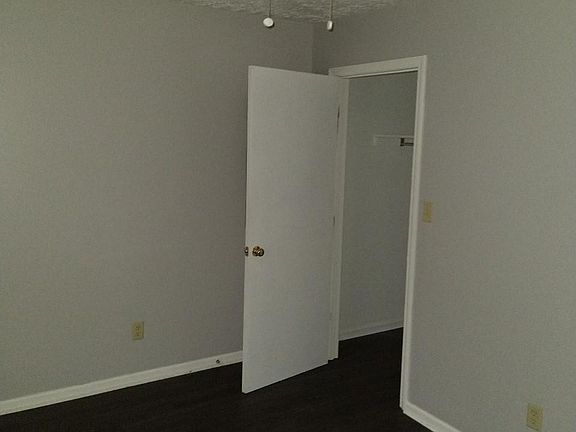 4th image of 22 Oakwood Dr #22
