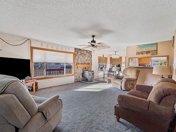 2nd image of 800 N Volland St