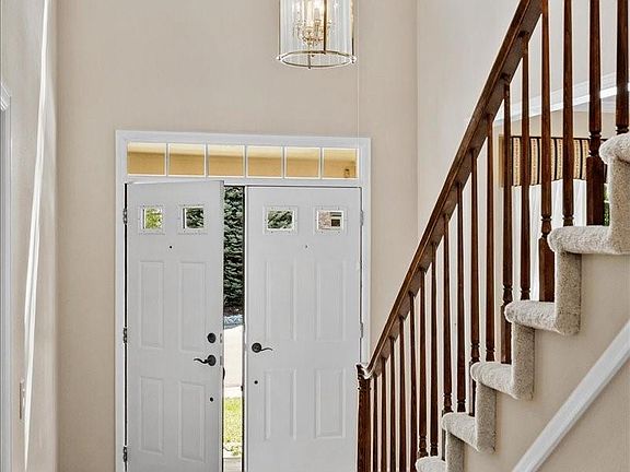 3rd image of 728 Huntington Drive
