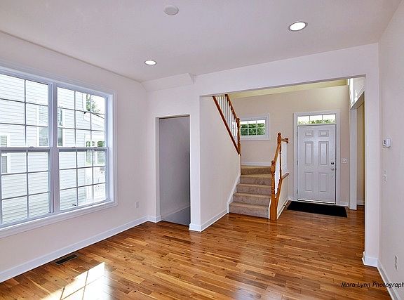 4th image of N301 Hilts Dr