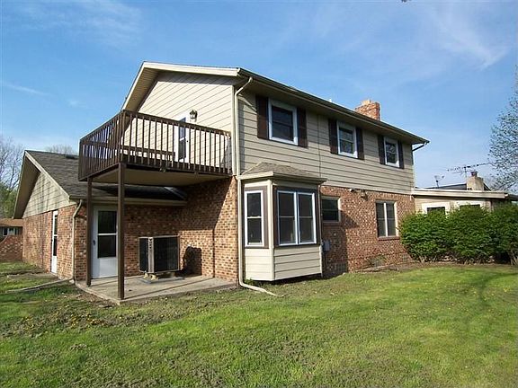 3rd image of 618 Lake Forest Dr