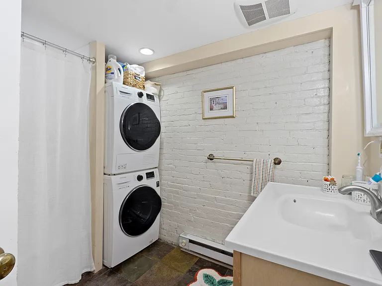 26 Adams St #1 — Photo 12