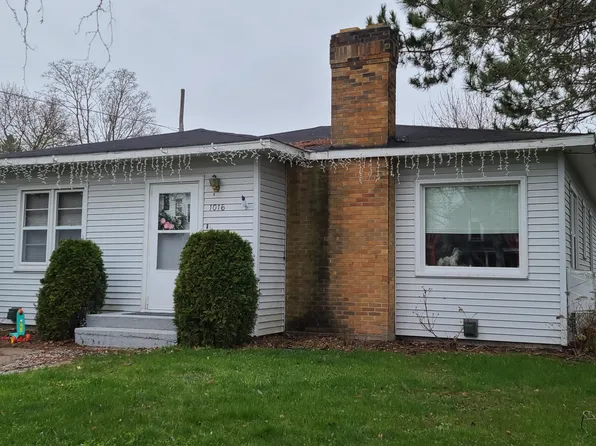 1016 John St, Sault Sainte Marie, MI 49783