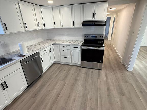 5th image of 2517 1/2 NE Franklin St