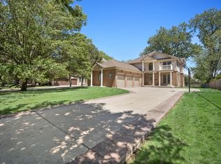 567 Greenwood Rd, Northbrook, IL 60062