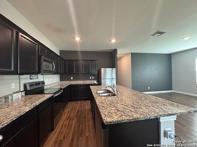 8607 Rock Mdw — Photo 27
