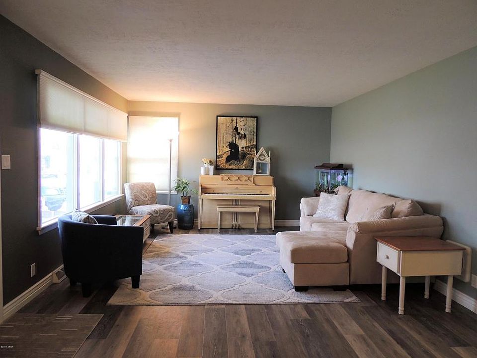 1st image of 212 Smelter Ave NW