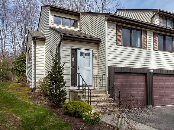 3rd image of 1 Oak Forest Dr Unit 1