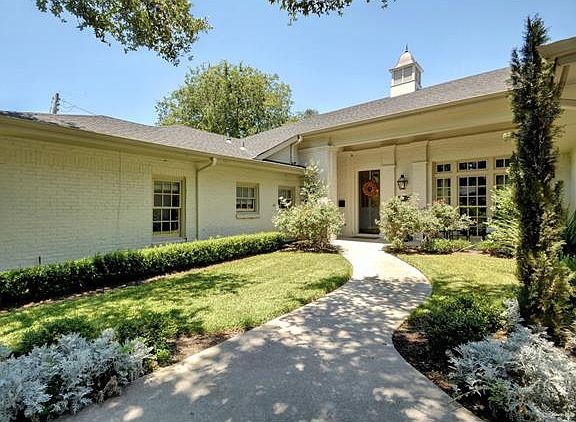 4th image of 1904 Meadowbrook Dr