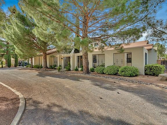 3rd image of 498 Kingswood Dr