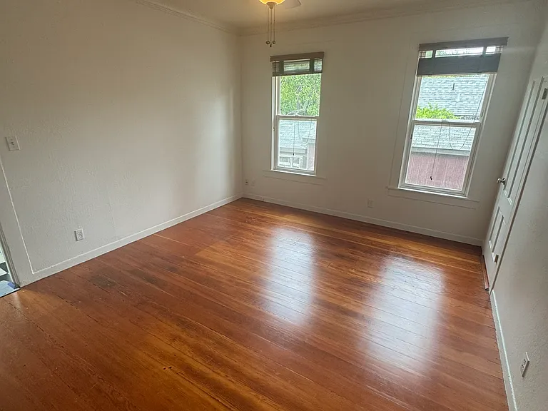261 Randolph St — Photo 3