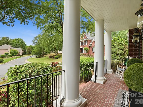 5th image of 16219 Millsford Ct
