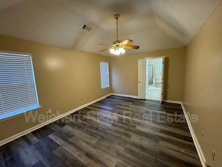 5616 Autumn Valley Dr — Photo 16