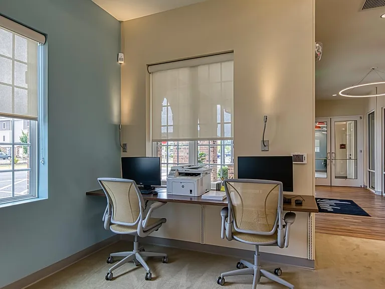 Valor Apartment Homes — Photo 11