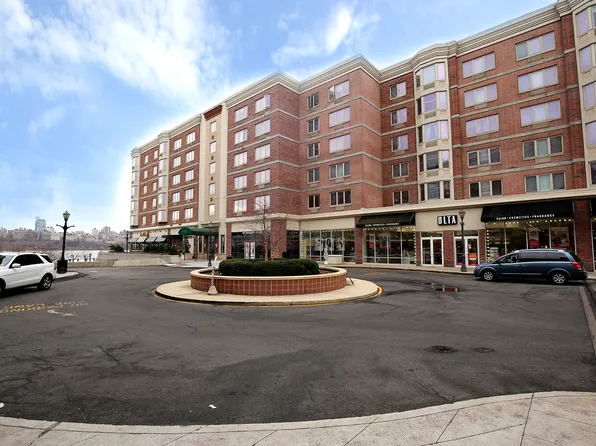 3303 City Pl, Edgewater, NJ 07020